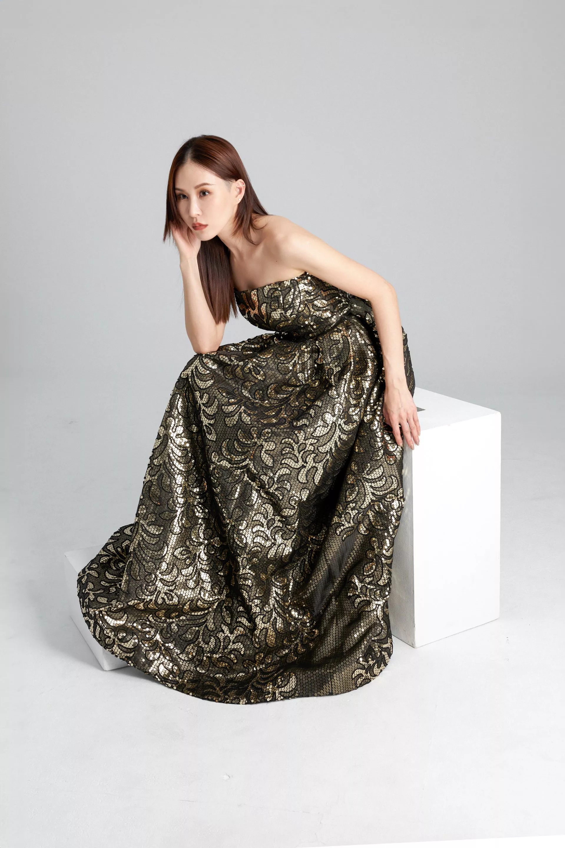 23棚拍黑金亮片雕花晚宴禮服-0003-S/S2023Editorial