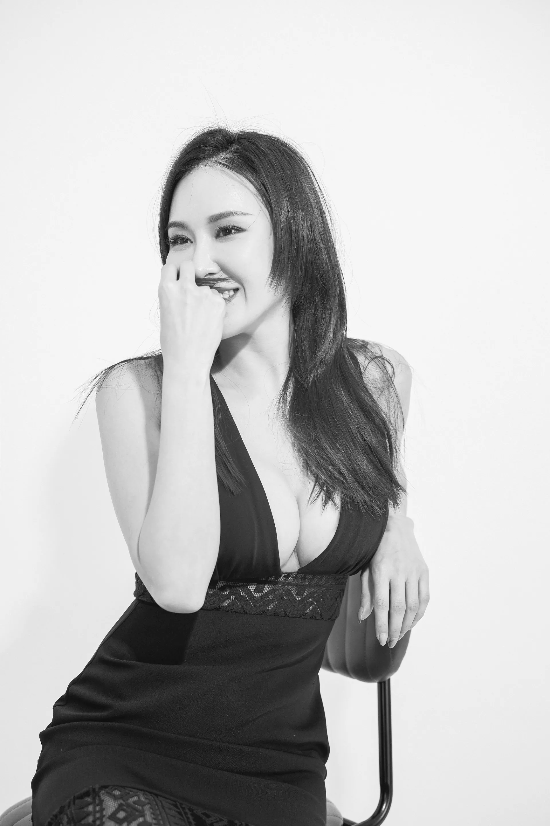 23棚拍黑蕾絲剪接深Ｖ禮服-0002-S/S2023Editorial