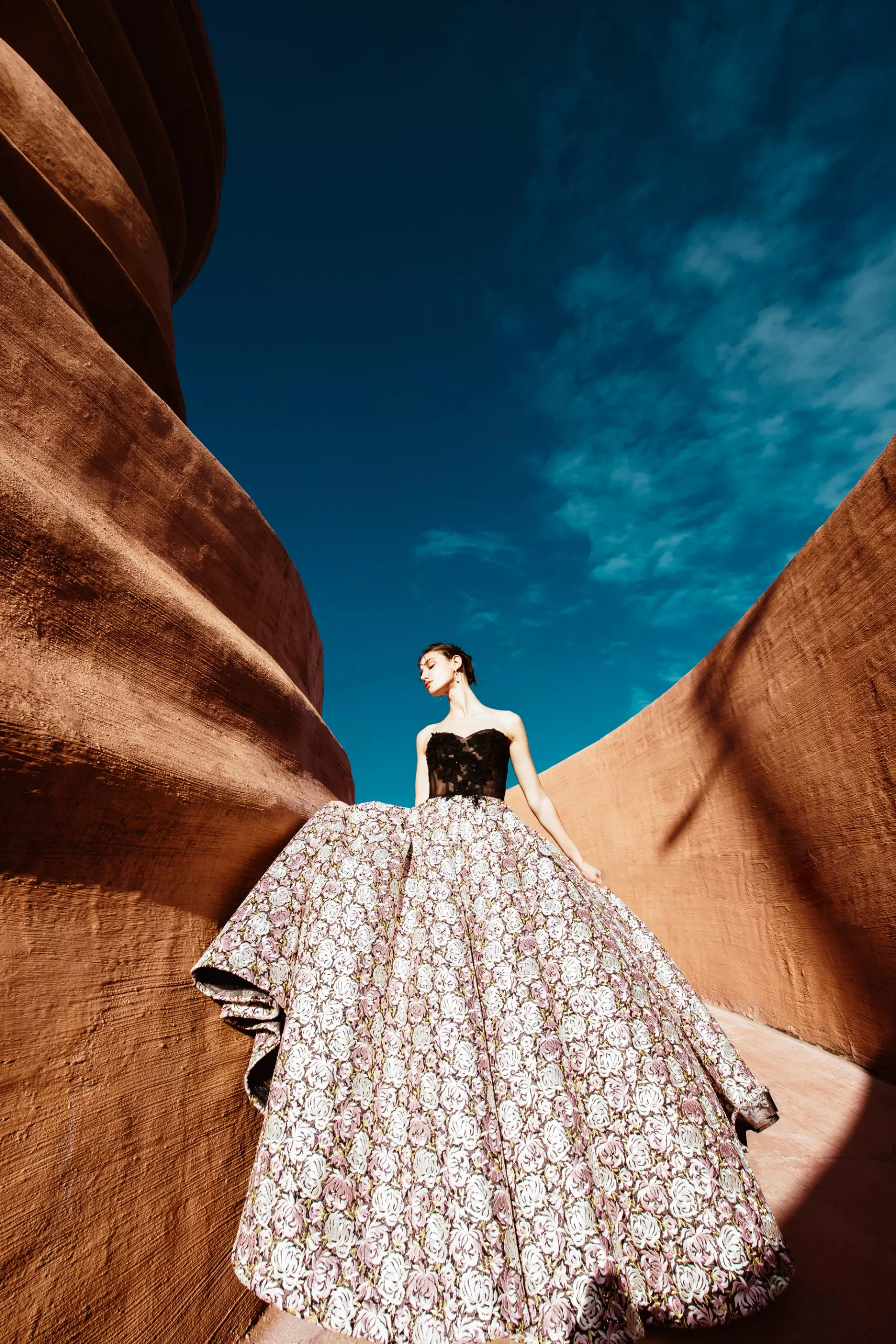 0B6A8626-A/W2023Editorial