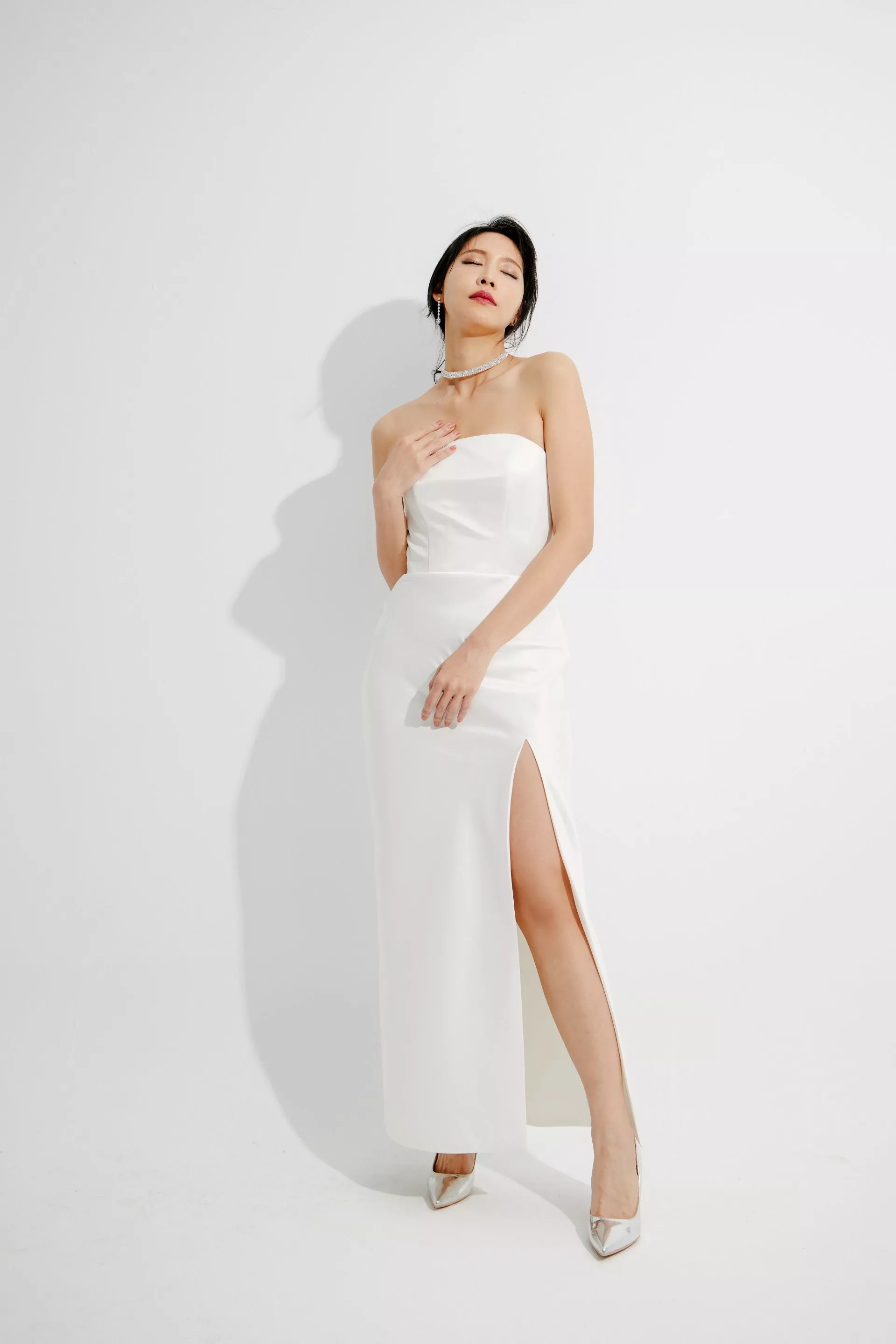 平口開衩白色緞面禮服-4-2024Collection